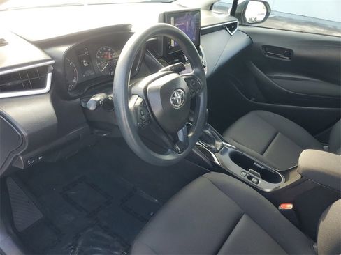 Used 2025 Toyota Corolla LE image 14