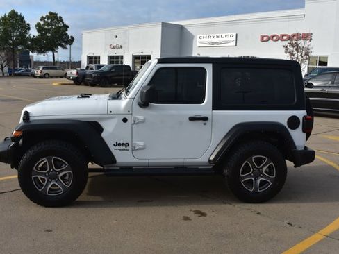 Used 2021 Jeep Wrangler Sport S image 8