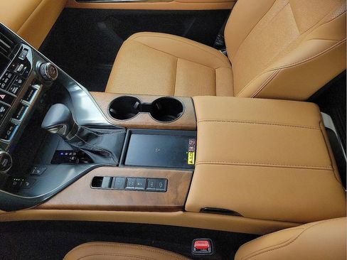 Used 2024 Lexus LX 600 4WD w/ Luxury Package image 20