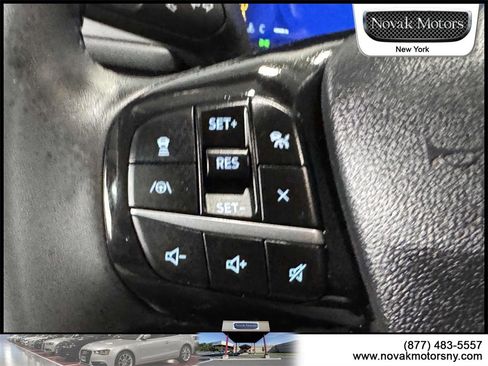 Used 2022 Ford Escape Titanium image 18