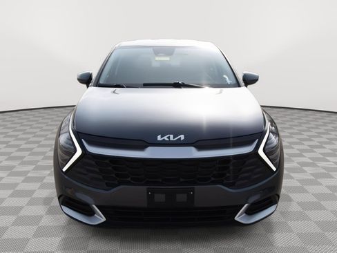 Used 2025 Kia Sportage LX image 2