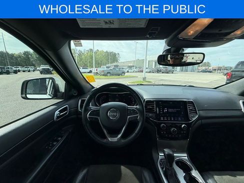 Used 2019 Jeep Grand Cherokee Altitude image 12