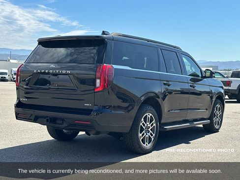 Used 2025 Ford Expedition Max Active AWD/4WD image 6