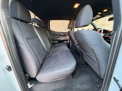 Used 2019 Toyota Tacoma TRD Off-Road image 20