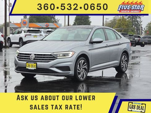 Used 2021 Volkswagen Jetta SEL image 1