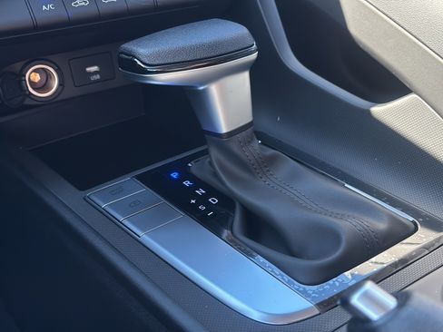 Certified 2026 Hyundai Elantra SE FWD image 18