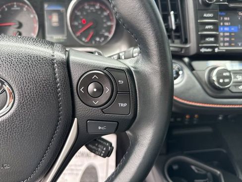 Used 2017 Toyota RAV4 SE image 27