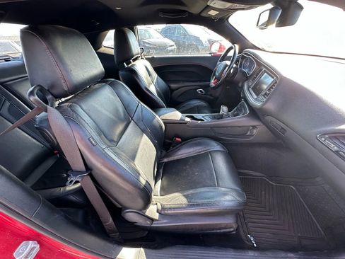 Used 2015 Dodge Challenger SXT Plus image 10