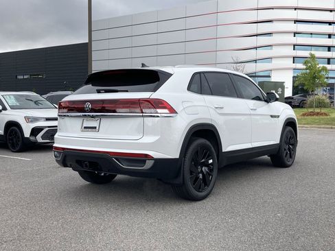 New 2026 Volkswagen Atlas Cross Sport SE FWD image 10