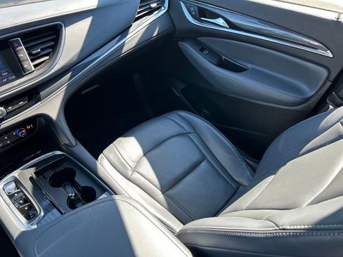 Used 2022 Buick Enclave Essence w/ Experience Buick Package image 15