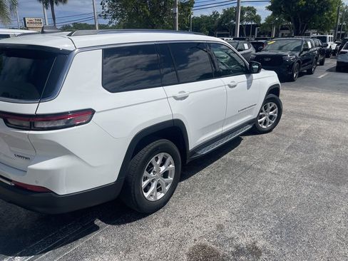 Used 2023 Jeep Grand Cherokee L Limited w/ Luxury Tech Group II image 6