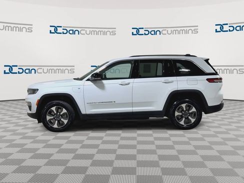Used 2022 Jeep Grand Cherokee Limited 4xe w/ Luxury Tech Group II AWD/4WD image 4