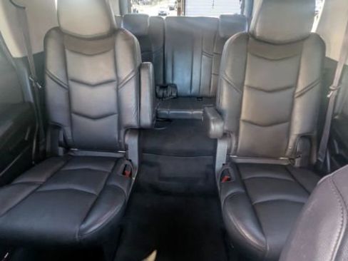 Used 2015 Cadillac Escalade Premium image 24