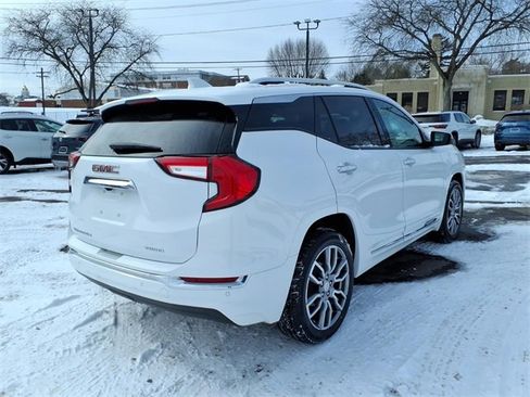 Used 2022 GMC Terrain Denali w/ Denali Premium Package image 5