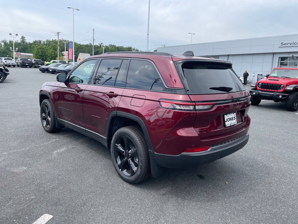 New 2026 Jeep Grand Cherokee Limited w/ Limited Altitude Package AWD/4WD image 5