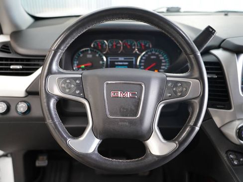Used 2017 GMC Yukon XL SLT AWD/4WD image 13