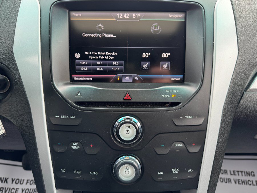 Used 2014 Ford Explorer XLT w/ Equipment Group 202A AWD/4WD image 24