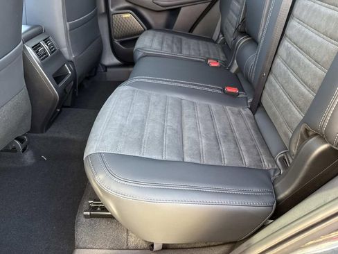 New 2026 Mitsubishi Outlander SEL FWD image 14