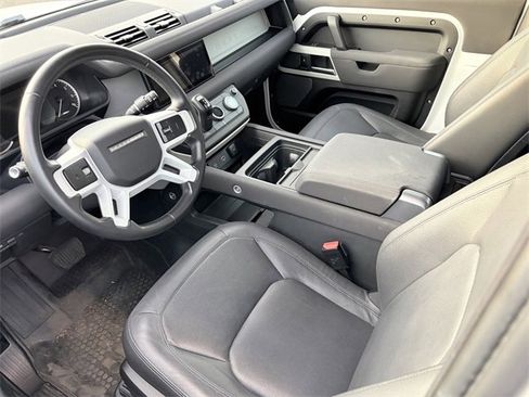 Used 2023 Land Rover Defender 90 SE image 8
