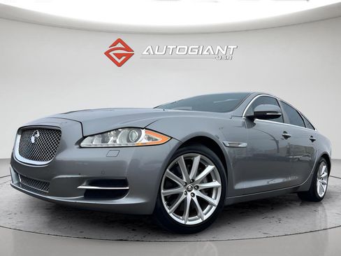 Used 2013 Jaguar XJ image 13