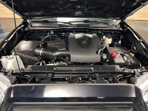 Used 2022 Toyota Tacoma SR image 19