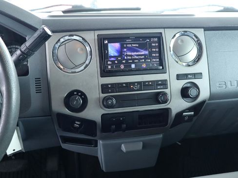 Used 2016 Ford F250 XLT w/ Snow Plow Prep Package image 18