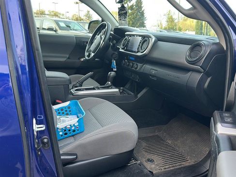 Used 2022 Toyota Tacoma SR5 image 9