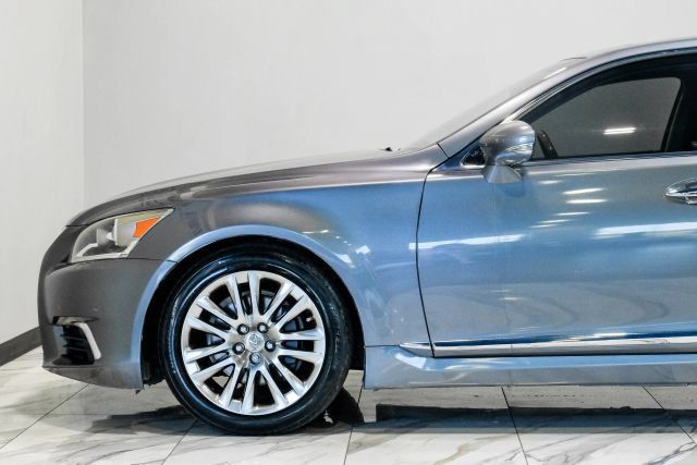 Used 2017 Lexus LS 460 w/ Comfort Package RWD image 17