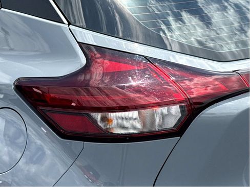 Used 2021 Nissan Kicks SR w/ SR Premium Package FWD image 6