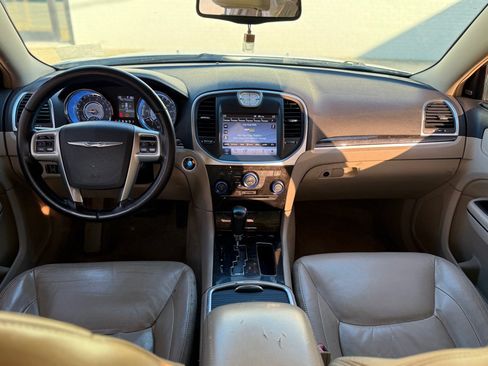 Used 2011 Chrysler 300 Limited RWD image 13