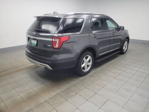Used 2017 Ford Explorer XLT AWD/4WD image 10