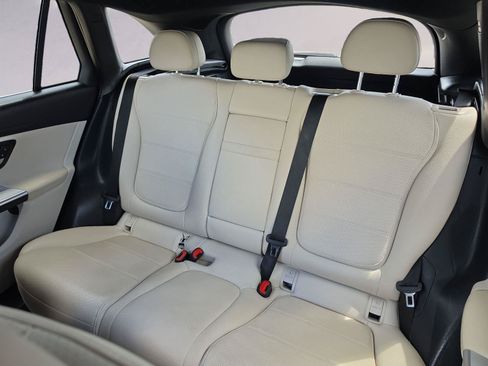 Used 2023 Mercedes-Benz GLC 300 image 13