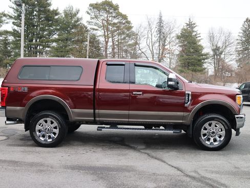 Used 2017 Ford F250 Lariat w/ Chrome Package image 8