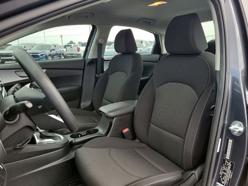 Used 2024 Kia Forte LXS FWD image 11