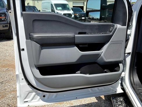 Used 2024 Ford F350 XLT w/ XLT Value Package AWD/4WD image 8
