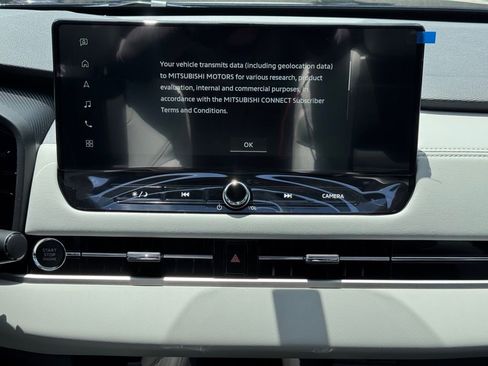 New 2025 Mitsubishi Outlander SE image 19