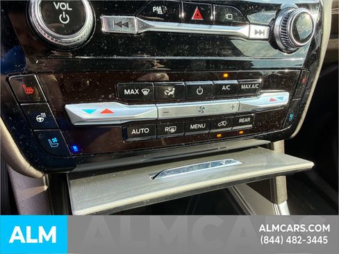 Used 2022 Ford Explorer King Ranch RWD image 18