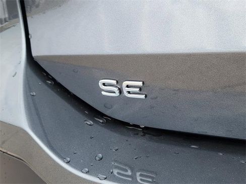 New 2025 Volkswagen Tiguan SE image 5