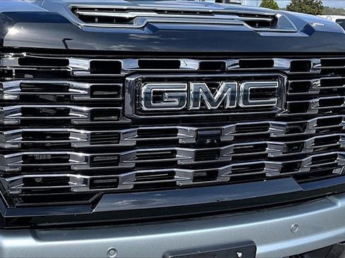 Used 2025 GMC Sierra 2500 Denali Ultimate image 34