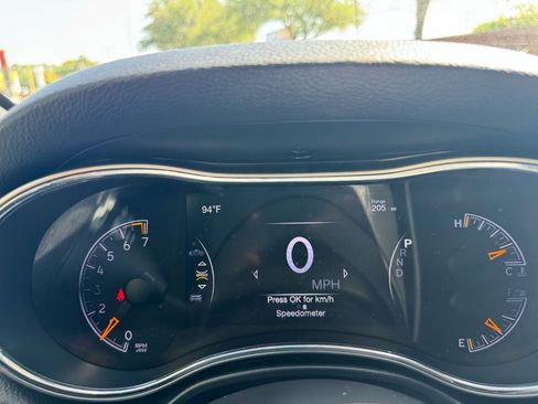Used 2019 Jeep Grand Cherokee Altitude AWD/4WD image 13