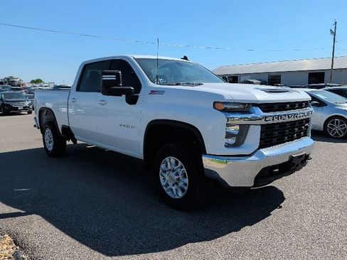 Used 2021 Chevrolet Silverado 2500 LT w/ Z71 Off-Road Package AWD/4WD image 2