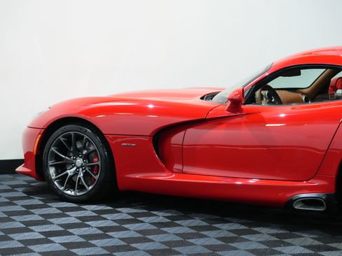 Used 2013 SRT Viper GTS w/ GTS Laguna Interior Pkg image 20