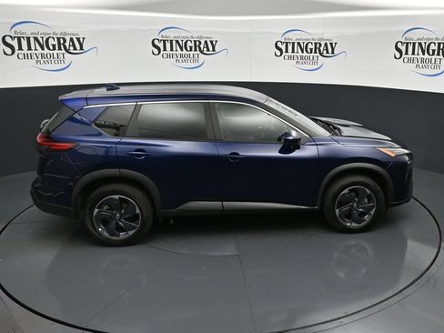 Used 2025 Nissan Rogue SV FWD image 25