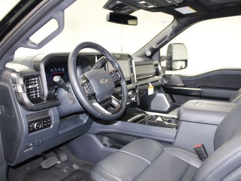 New 2026 Ford F250 Platinum image 28