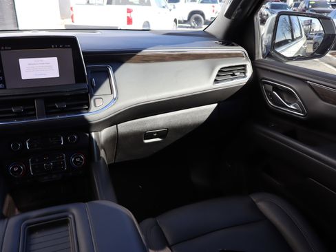 Certified 2024 Chevrolet Suburban LT w/ LT Signature Package image 16