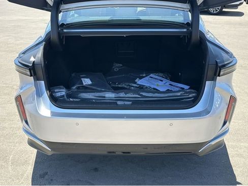 New 2026 Lexus ES 350e FWD image 19