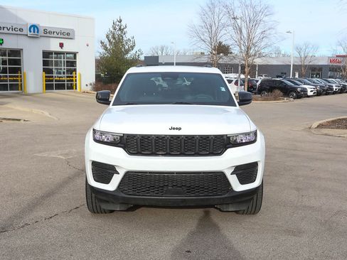 Used 2023 Jeep Grand Cherokee Altitude image 10