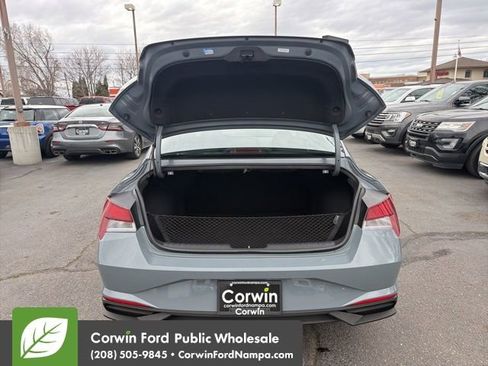 Used 2022 Hyundai Elantra SEL image 29