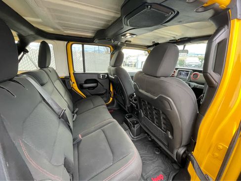 Used 2019 Jeep Wrangler Unlimited Rubicon w/ Cold Weather Group image 24