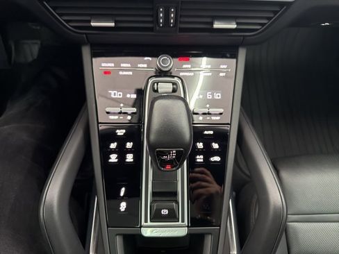 Used 2023 Porsche Cayenne Turbo image 33